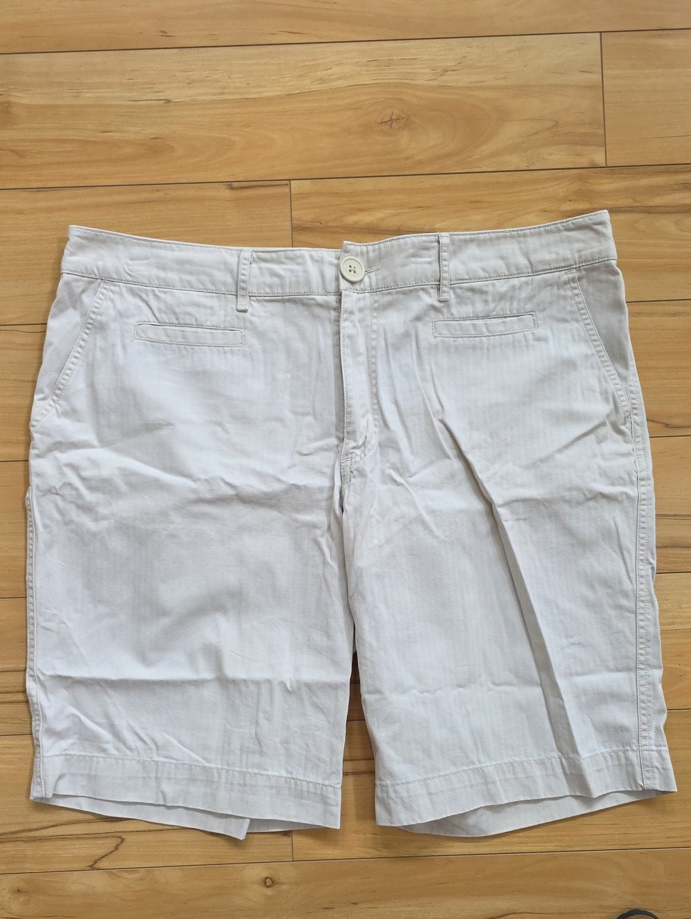 Y2K Old Navy Khaki Tan Long Bermuda Shorts Size 16
